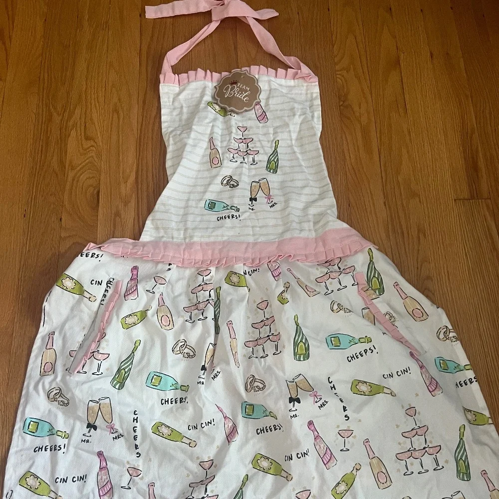 - pink champange glasses apron